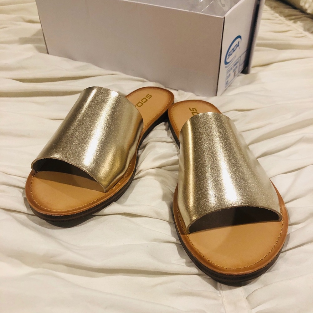 Soda gold slides. Never worn!